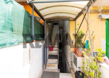 Scale - Semi-detached house Stradale San Giorgio
 
46, Catania - photo 4