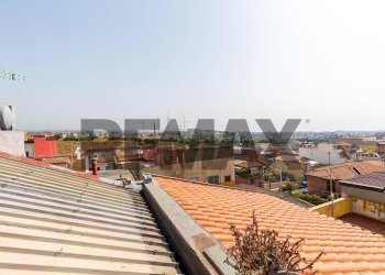 Edificio all\'aperto - Semi-detached house Stradale San Giorgio
 
46, Catania - photo 37
