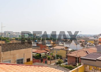 Edificio all\'aperto - Semi-detached house Stradale San Giorgio
 
46, Catania - photo 39