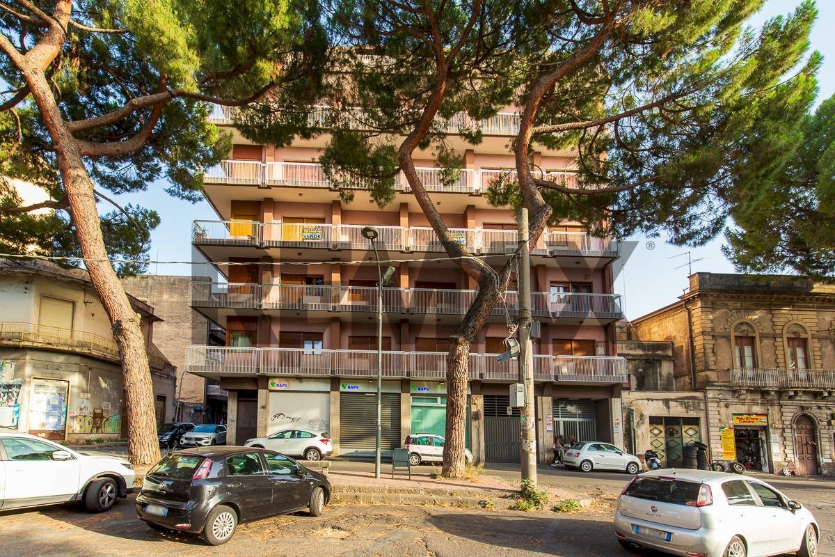 Edificio all\'aperto - Appartamento Via Vittorio Emanuele
 
358, Paterno - foto 1