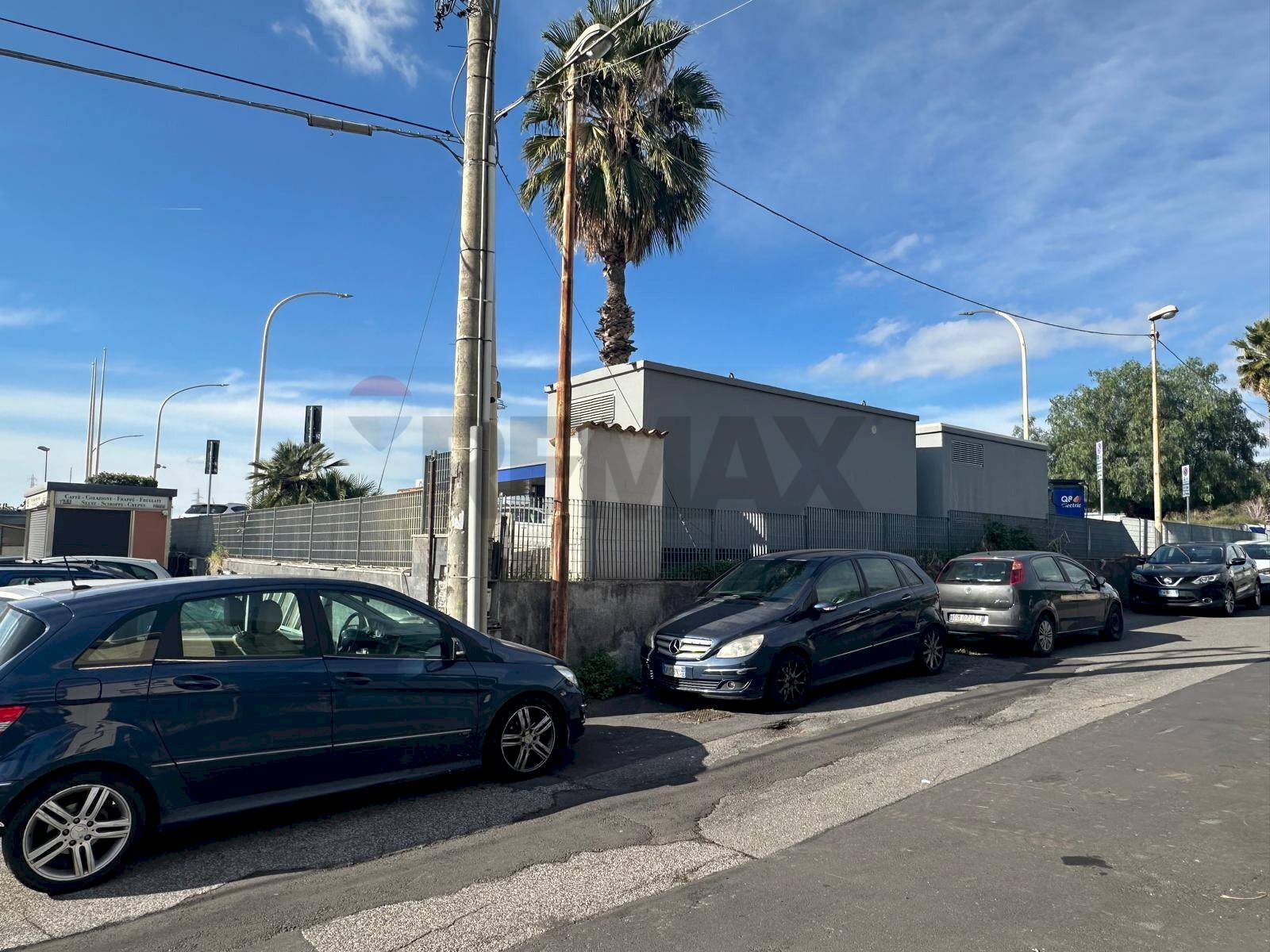 Edificio all\'aperto - Commercial Premises Via Federico de Roberto
8, Gravina di Catania - photo 3