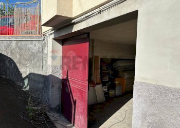 Edificio all\'aperto - Commercial Premises Via Federico de Roberto
8, Gravina di Catania - photo 2