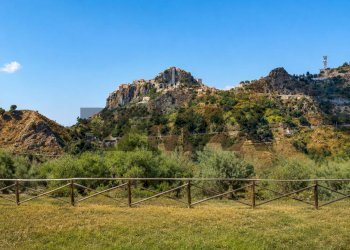 Vista delle montagne - Casa semi indipendente Contrada Ziretto
 
snc, Castelmola - foto 18
