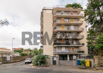 Edificio all\'aperto - Quadrilocale Via Madonna delle Lacrime
 
14, San Giovanni la Punta - foto 33