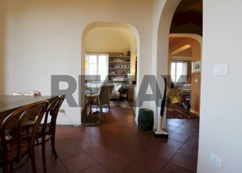 Sala da pranzo - Semi-detached house Via Acque Casse
 
39, Catania - photo 22