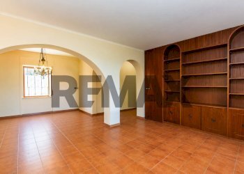 Stanza vuota - Villa Via Cavalier Pietro Leonardi
 
10, Viagrande - foto 8