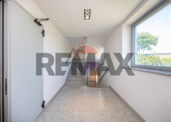 Hall / corridoio - Commercial Premises Via Portico
 
65, Orio al Serio - photo 15