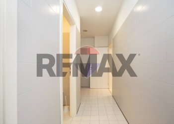 Hall / corridoio - Commercial Premises Via Portico
 
65, Orio al Serio - photo 17