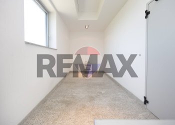 Stanza vuota - Commercial Premises Via Portico
 
65, Orio al Serio - photo 18