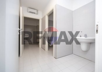 Bagno - Commercial Premises Via Portico
 
65, Orio al Serio - photo 24