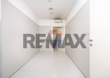Stanza vuota - Commercial Premises Via Portico
 
65, Orio al Serio - photo 25