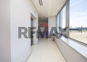 Hall / corridoio - Commercial Premises Via Portico
 
65, Orio al Serio - photo 28