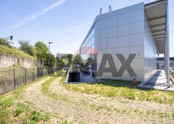 Edificio all\'aperto - Commercial Premises Via Portico
 
65, Orio al Serio - photo 40