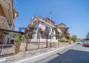 Edificio all\'aperto - Bilocale Via Castelplanio
18, Roma - foto 1