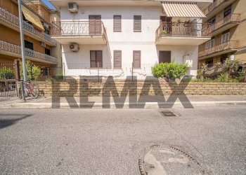 Edificio all\'aperto - Bilocale Via Castelplanio
18, Roma - foto 3