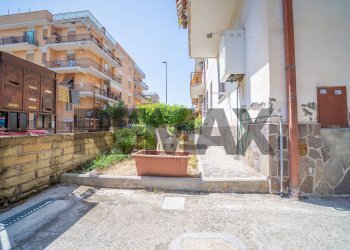 Edificio all\'aperto - Bilocale Via Castelplanio
18, Roma - foto 8