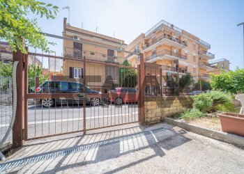Edificio all\'aperto - Bilocale Via Castelplanio
18, Roma - foto 9