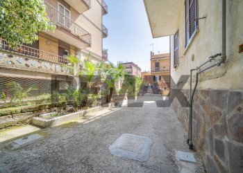 Edificio all\'aperto - Bilocale Via Castelplanio
18, Roma - foto 11
