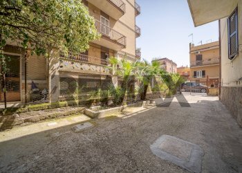 Edificio all\'aperto - Bilocale Via Castelplanio
18, Roma - foto 12