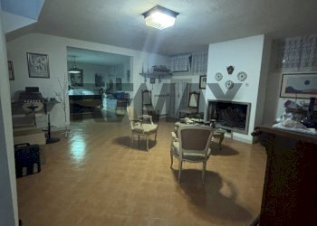 Sala da pranzo - Villa Via Zaccaria Negroni
 
12, Nettuno - photo 49