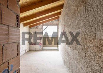Stanza vuota - Four-room apartment Via Resistenza
 
7, Macherio - photo 16