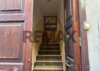 Scale - Casa indipendente Via Parini
8, Messina - foto 1
