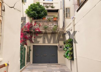 Edificio all\'aperto - Casa indipendente Via Parini
 
8, Messina - foto 1