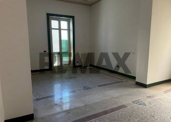 Stanza vuota - Appartamento Via Giacomo Venezian
 
35, Messina - foto 24
