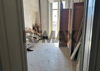 Hall / corridoio - Appartamento Via Giacomo Venezian
 
35, Messina - foto 59