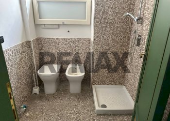 Bagno - Appartamento Via Giacomo Venezian
 
35, Messina - foto 68
