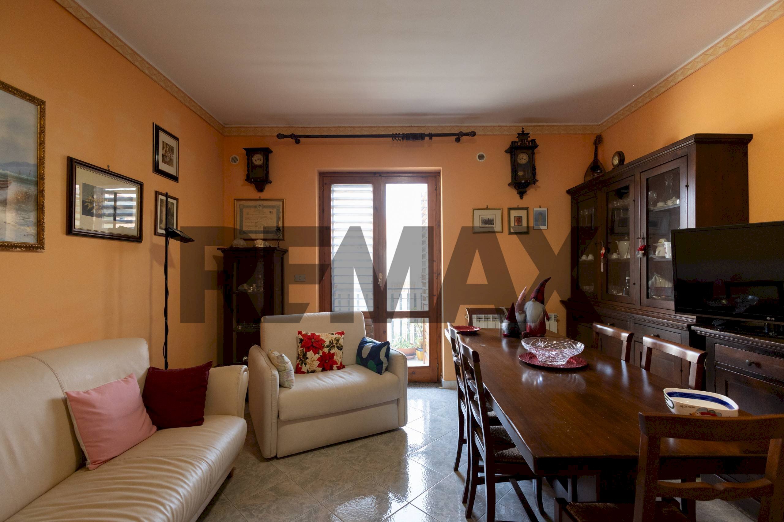Sala da pranzo - Three-room apartment VIA ROMA
95, Aci Sant'Antonio - photo 2