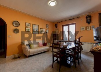 Sala da pranzo - Trilocale VIA ROMA
 
95, Aci Sant'Antonio - foto 1