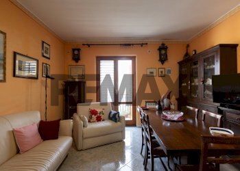Sala da pranzo - Trilocale VIA ROMA
 
95, Aci Sant'Antonio - foto 2
