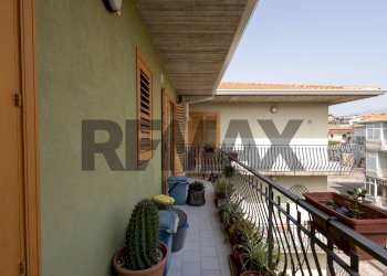 Balcone - Trilocale VIA ROMA
 
95, Aci Sant'Antonio - foto 3
