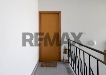 Hall / corridoio - Trilocale VIA ROMA
 
95, Aci Sant'Antonio - foto 16
