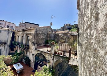 Edificio all\'aperto - Independent house via Federico Secondo
 
14, Castiglione di Sicilia - photo 7