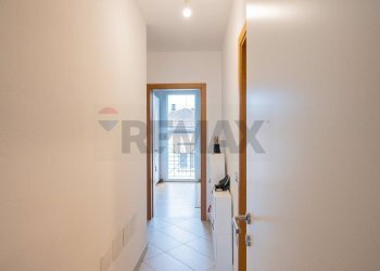 Hall / corridoio - Three-room apartment VIA GONZAGA
 
14, Viadana - photo 6