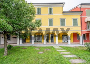 Casa all\'aperto - Trilocale Via Villa Del Veneziano
 
11, Viadana - foto 1