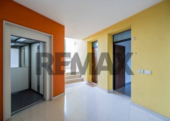 Hall / corridoio - Trilocale Via Villa Del Veneziano
 
11, Viadana - foto 5