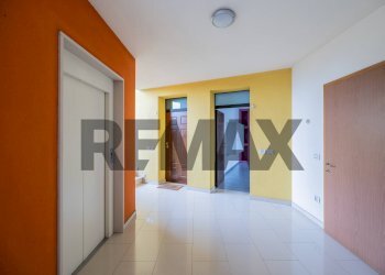 Hall / corridoio - Trilocale Via Villa Del Veneziano
 
11, Viadana - foto 6