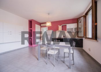Sala da pranzo - Trilocale Via Villa Del Veneziano
 
11, Viadana - foto 11