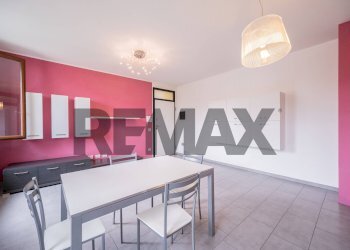 Sala da pranzo - Trilocale Via Villa Del Veneziano
 
11, Viadana - foto 14