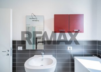 Bagno - Trilocale Via Villa Del Veneziano
 
11, Viadana - foto 21