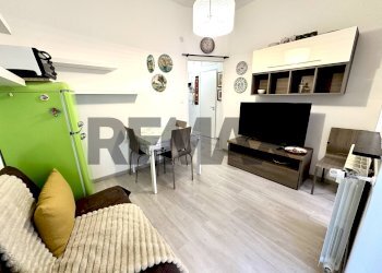 Sala da pranzo - Bilocale Via Maria Solari
 
5, Savona - foto 3