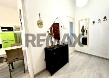 Hall / corridoio - Bilocale Via Maria Solari
 
5, Savona - foto 6
