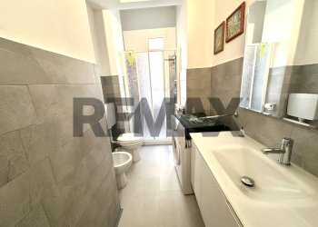 Bagno - Bilocale Via Maria Solari
 
5, Savona - foto 8