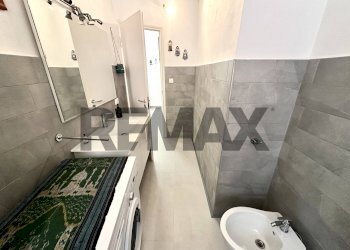 Bagno - Bilocale Via Maria Solari
 
5, Savona - foto 10