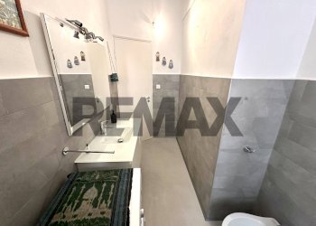Bagno - Bilocale Via Maria Solari
 
5, Savona - foto 11