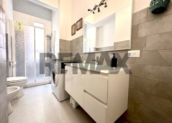 Bagno - Bilocale Via Maria Solari
 
5, Savona - foto 12