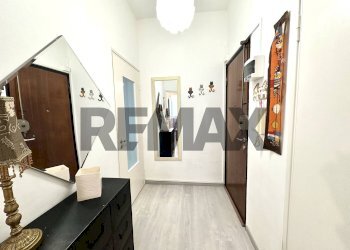 Hall / corridoio - Bilocale Via Maria Solari
 
5, Savona - foto 14